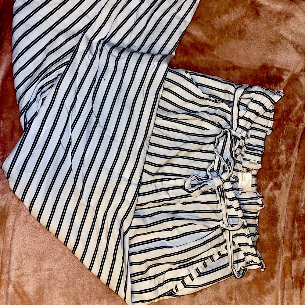 Women’s pants with drawstring tie